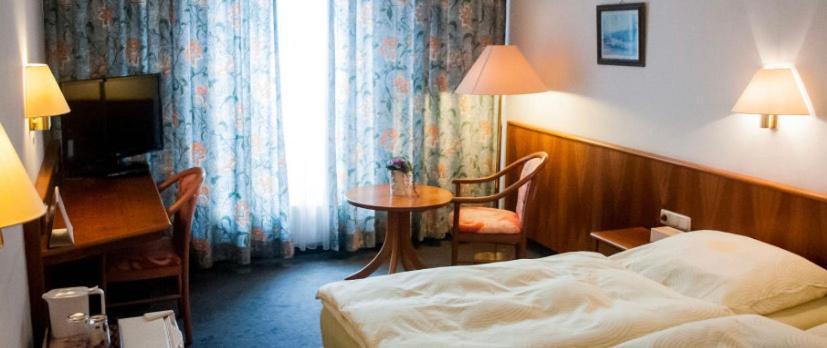 Hotel Stadt Steinbach Steinbach im Taunus ภายนอก รูปภาพ